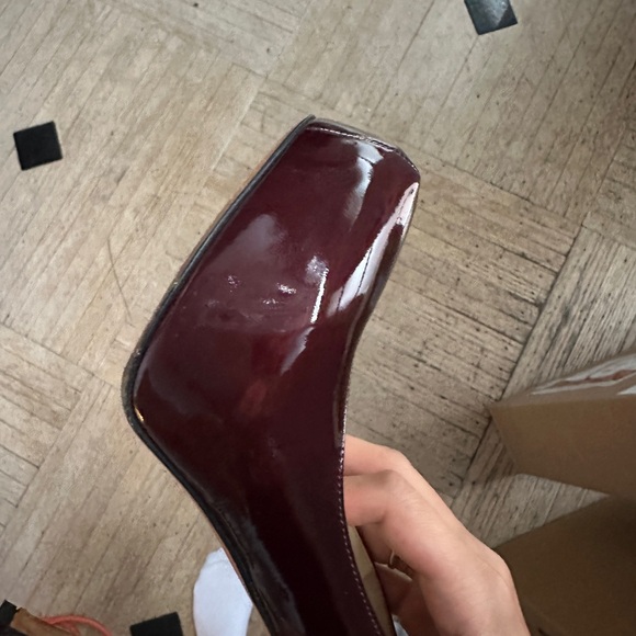 COPY - Brian Atwood maroon patent leather platform heels - Picture 6 of 6